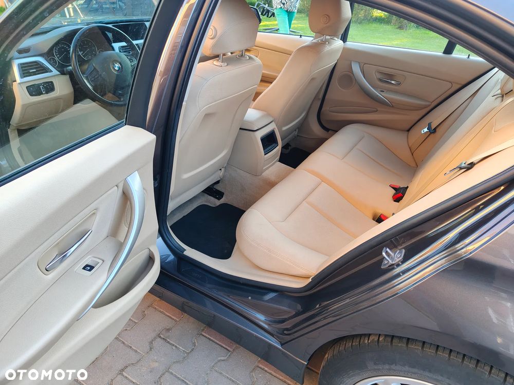 BMW Seria 3 316d - 15