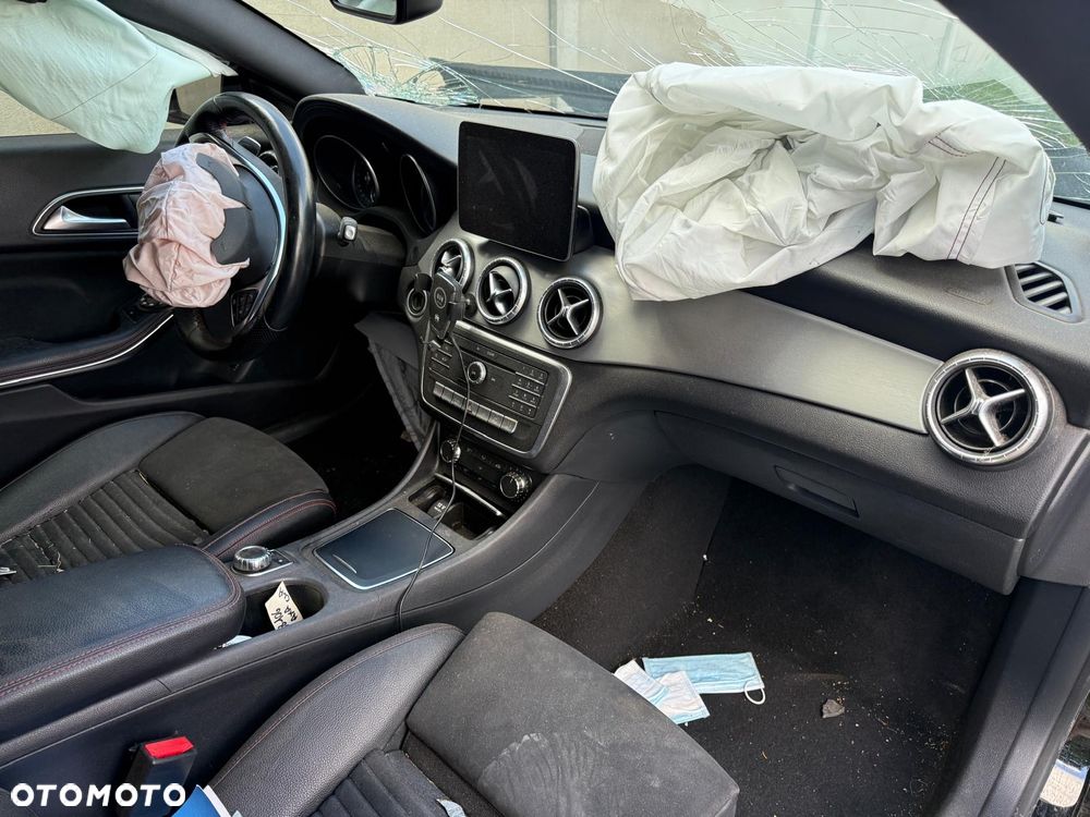 Mercedes-Benz CLA 200 7G-DCT SCORE - 6