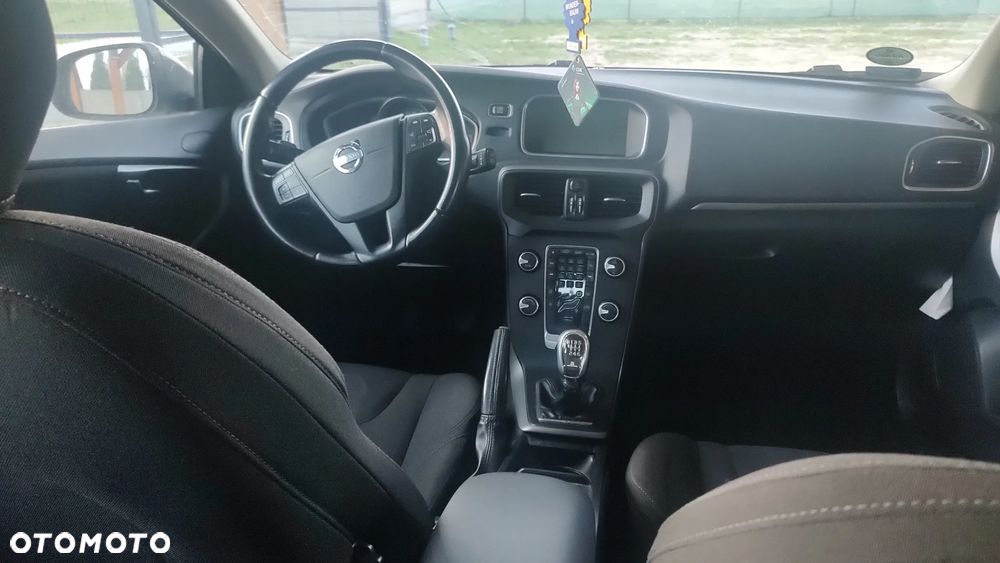 Volvo V40 D2 Momentum - 10