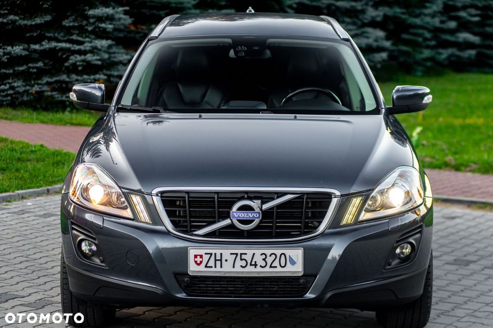 Volvo XC 60 D5 AWD Momentum - 4