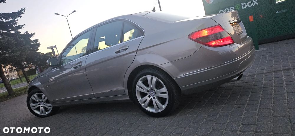 Mercedes-Benz Klasa C ver-180-blueefficiency-7g--tronic-avantgarde - 3