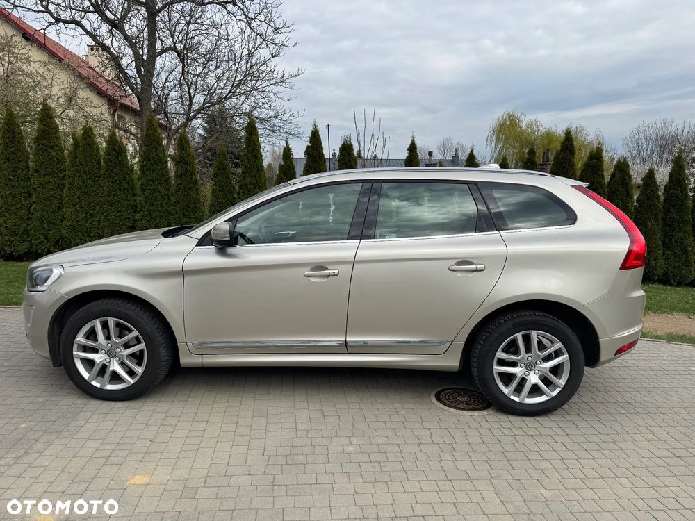 Volvo XC 60 D4 AWD Momentum - 1