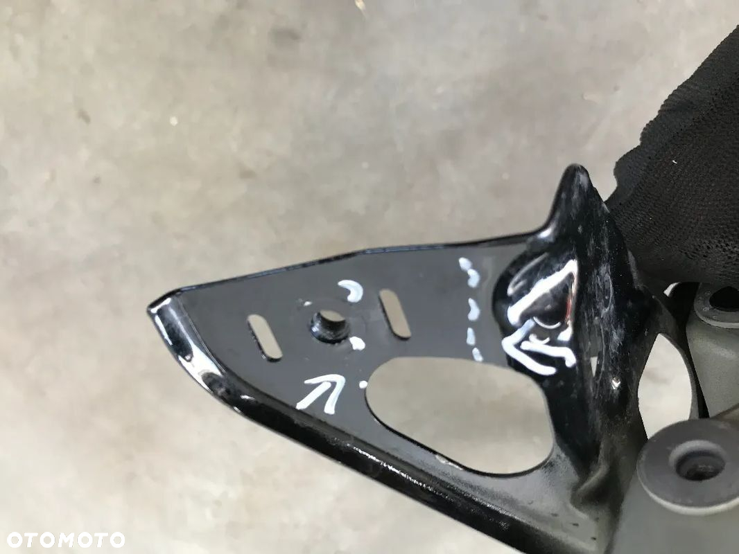 Mocowanie błotnika Audi A6 C7 4g 10-18r. prawe przednie wspornik podpora prawy przód 4G0821136A - 8