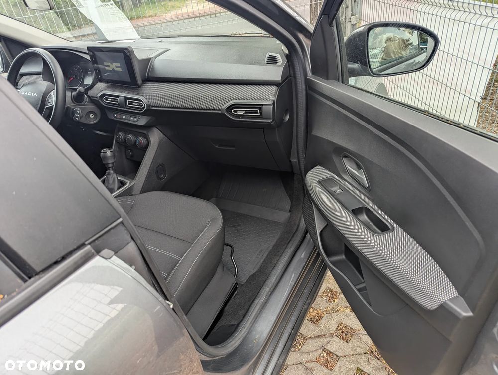 Dacia Jogger 1.0 TCe Essential 7os - 19