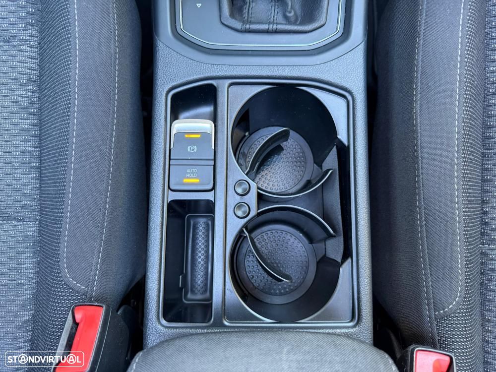 VW Touran 2.0 TDI Highline DSG - 28