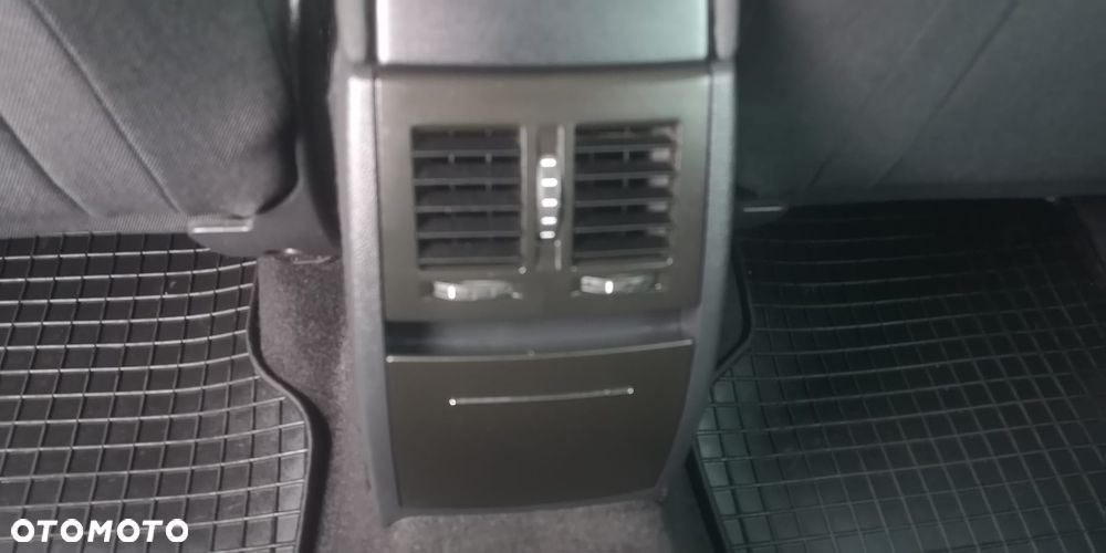 Skoda Yeti 2.0 TDI 4x4 Experience PLUS EDITION - 18