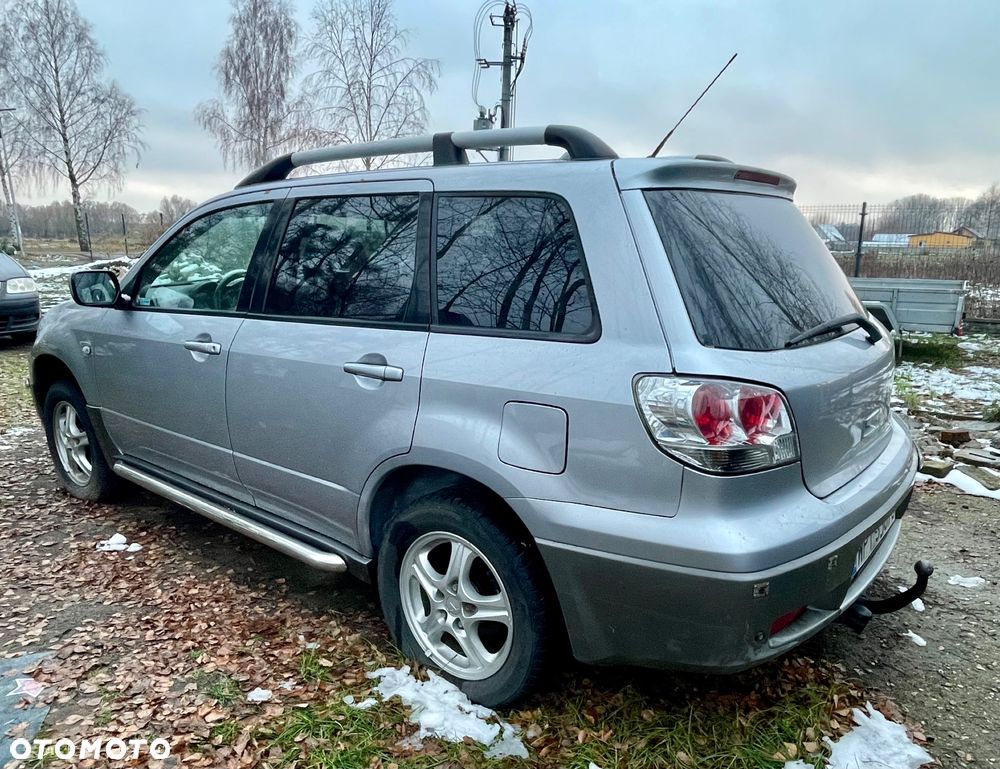 Mitsubishi Outlander 2.4 Intense - 2