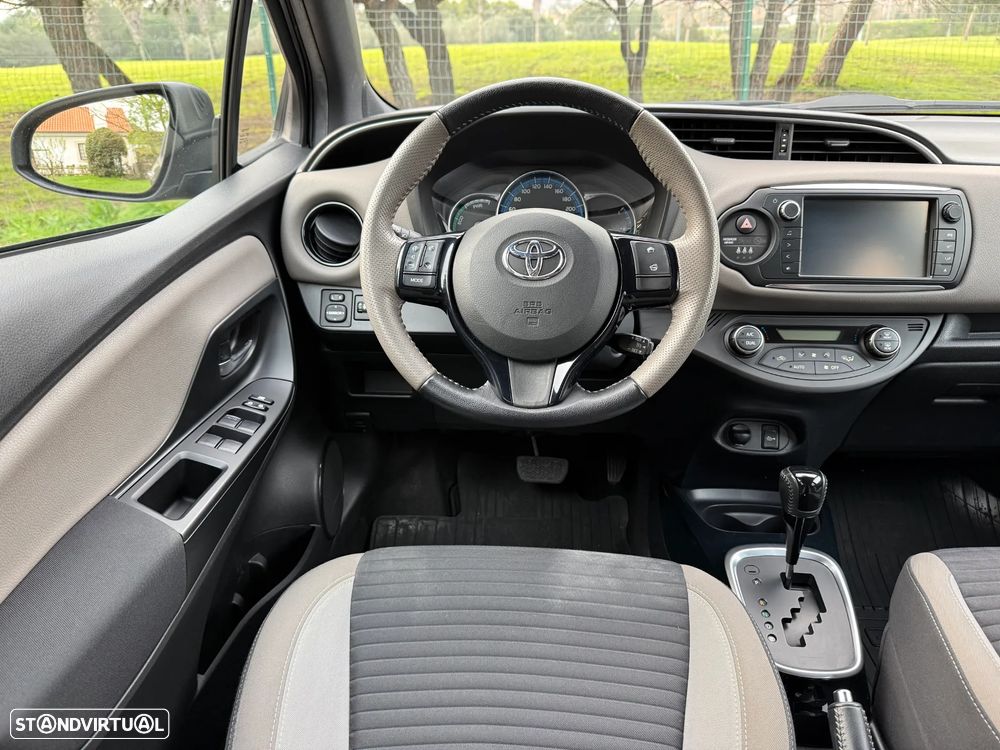 Toyota Yaris 1.5 HSD Square Collec.Bronze - 39