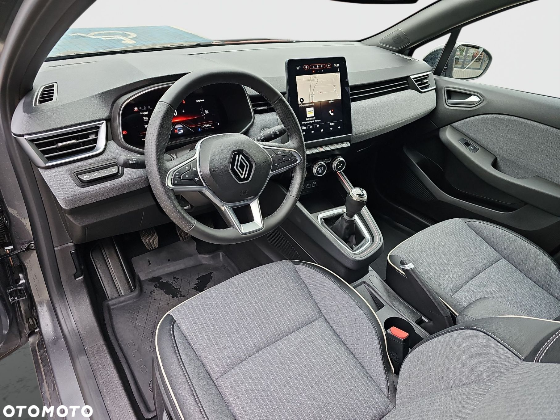 Renault Clio - 11