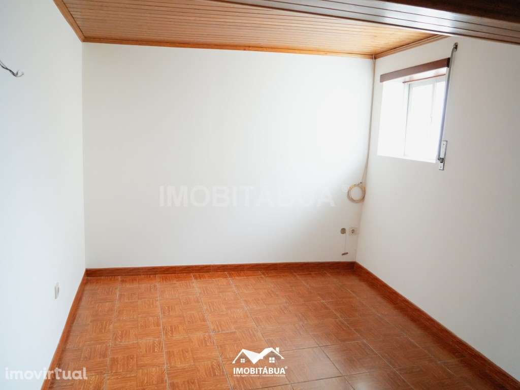 Moradia Espaçosa com Anexo, Quintal e Terraço - Cancela, perto de S... - Grande imagem: 5/29