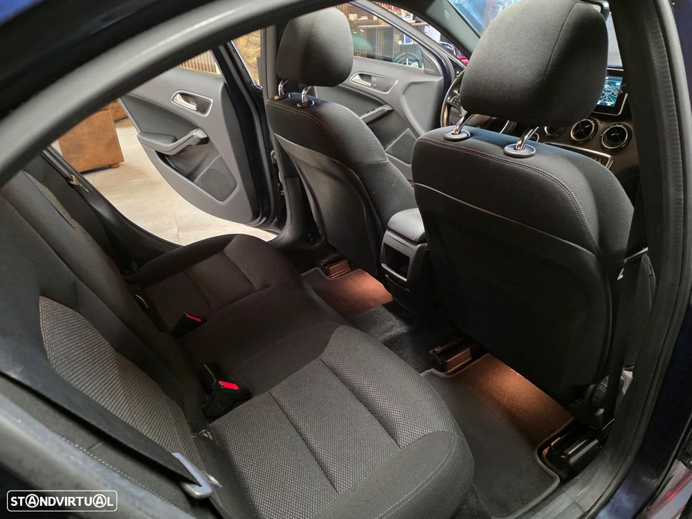 Mercedes-Benz A 180 CDI BE Urban - 24