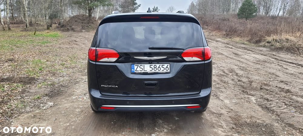 Chrysler Pacifica - 6