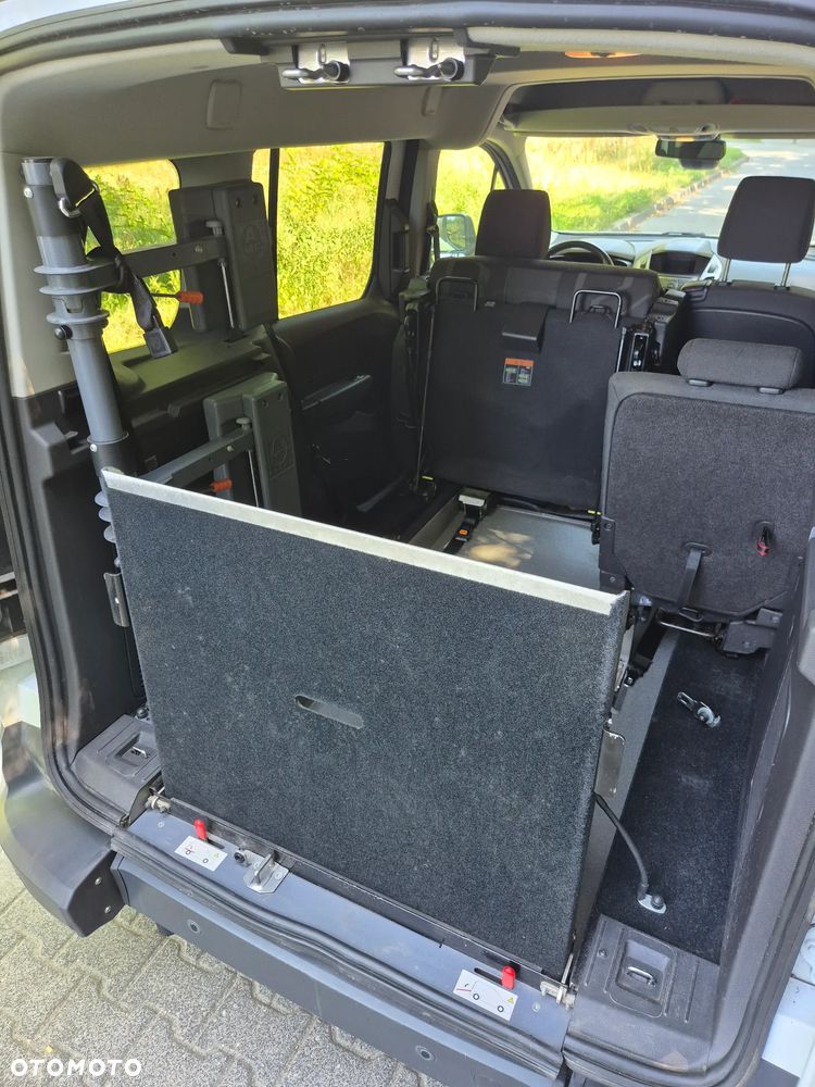 Ford Transit Connect - 28