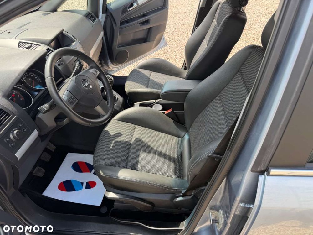 Opel Zafira - 27