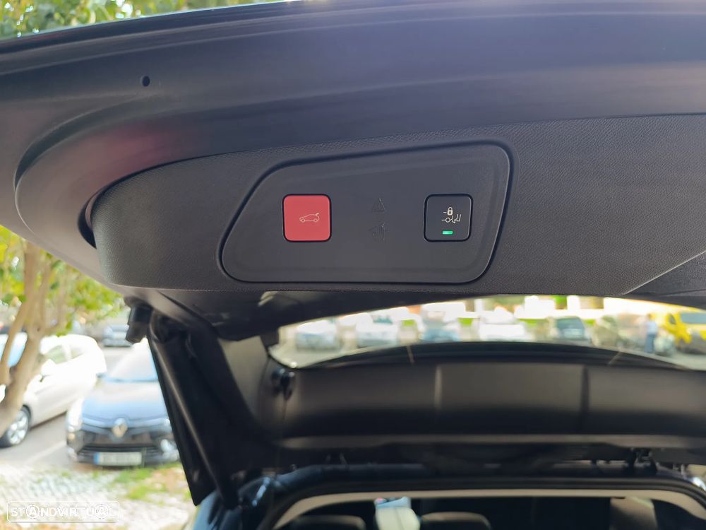 Peugeot 3008 1.6 Hybrid4 Allure Pack e-EAT8 - 36