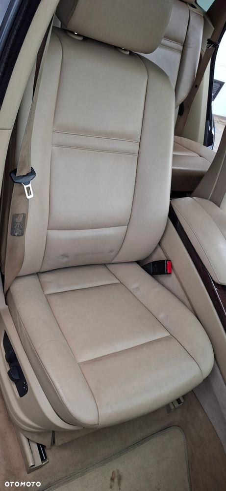 BMW X5 4.8i - 14