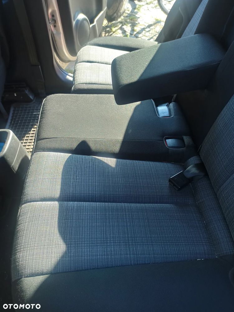 Kia Venga 1.6 L - 10