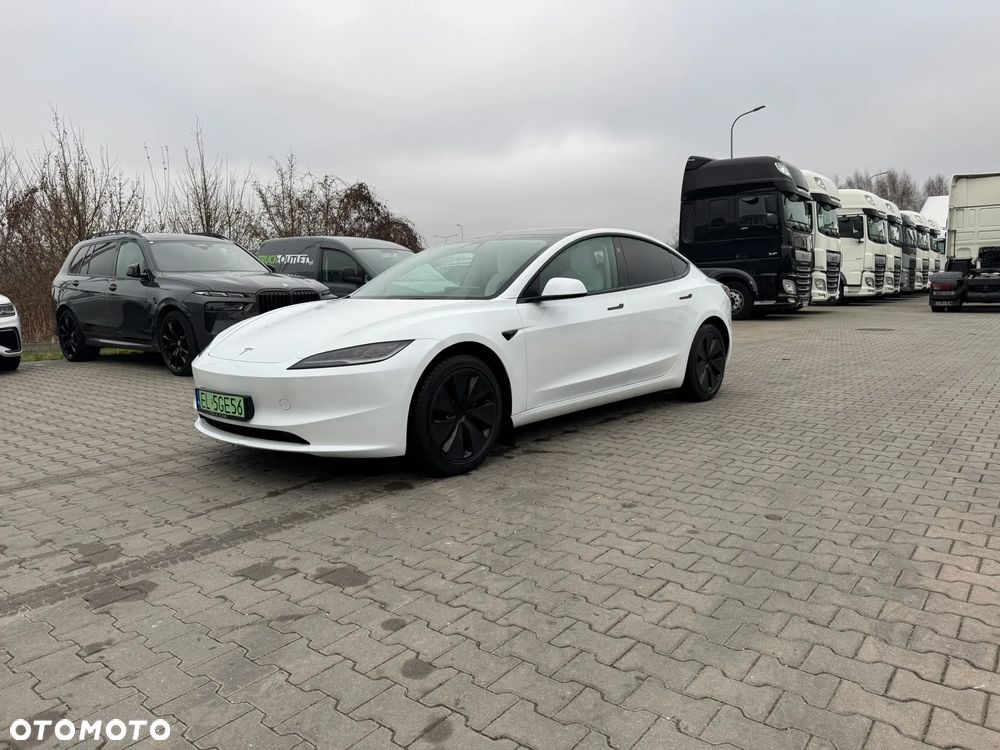 Tesla Model 3 Long Range AWD - 17