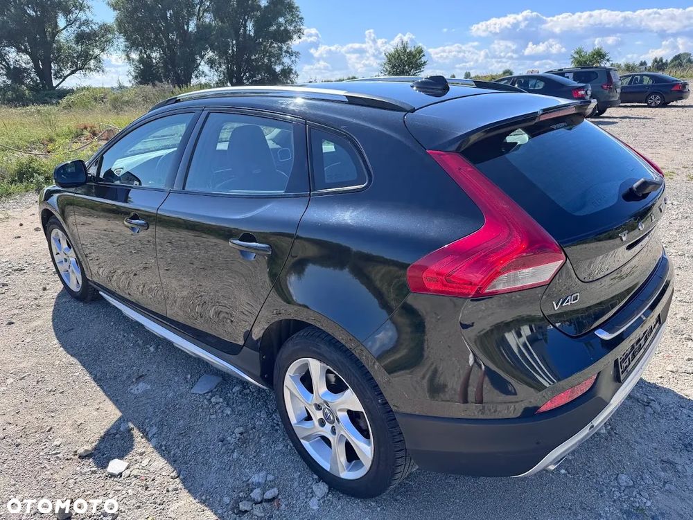 Volvo V40 Cross Country - 8