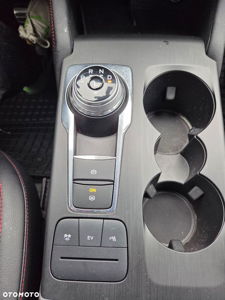 Ford Kuga 2.5 Duratec PHEV ST-LINE X - 28