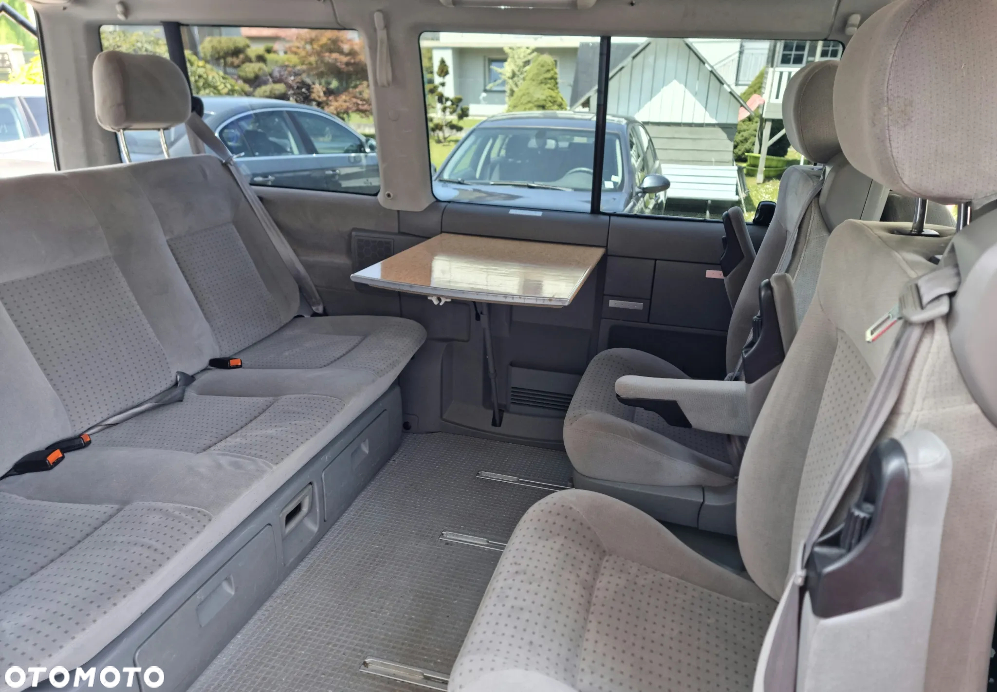 Volkswagen Multivan - 26