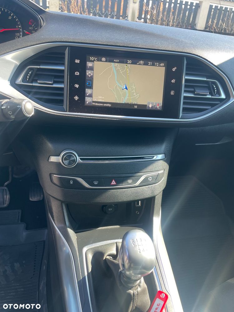 Peugeot 308 1.6 BlueHDi Allure S&S - 15