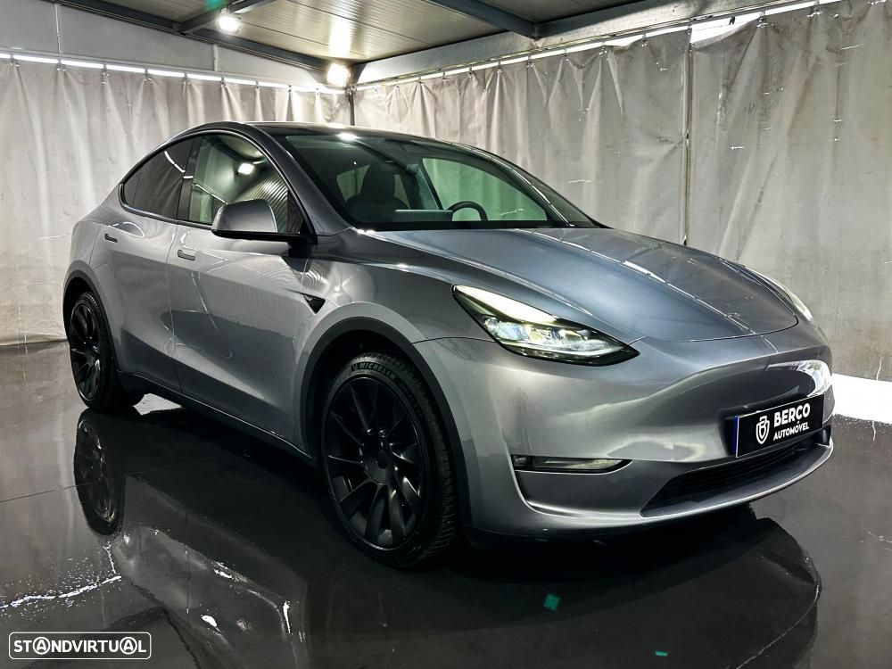 Tesla Model Y Long Range Dual Motor AWD - 4