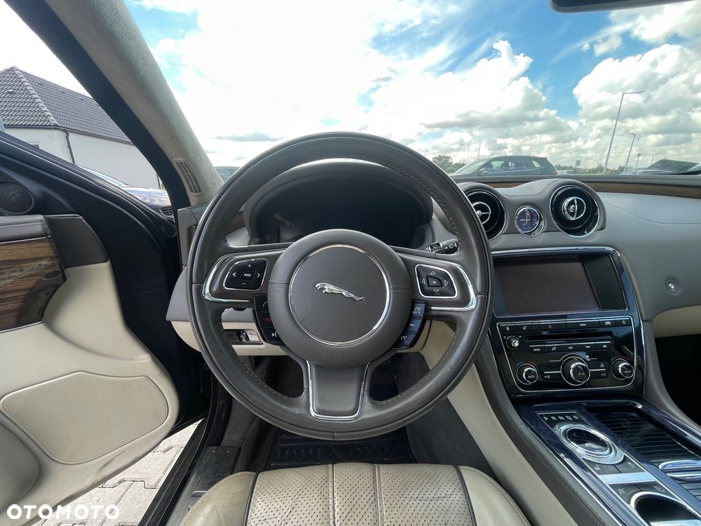 Jaguar XJ 3.0 D V6 Portfolio - 11