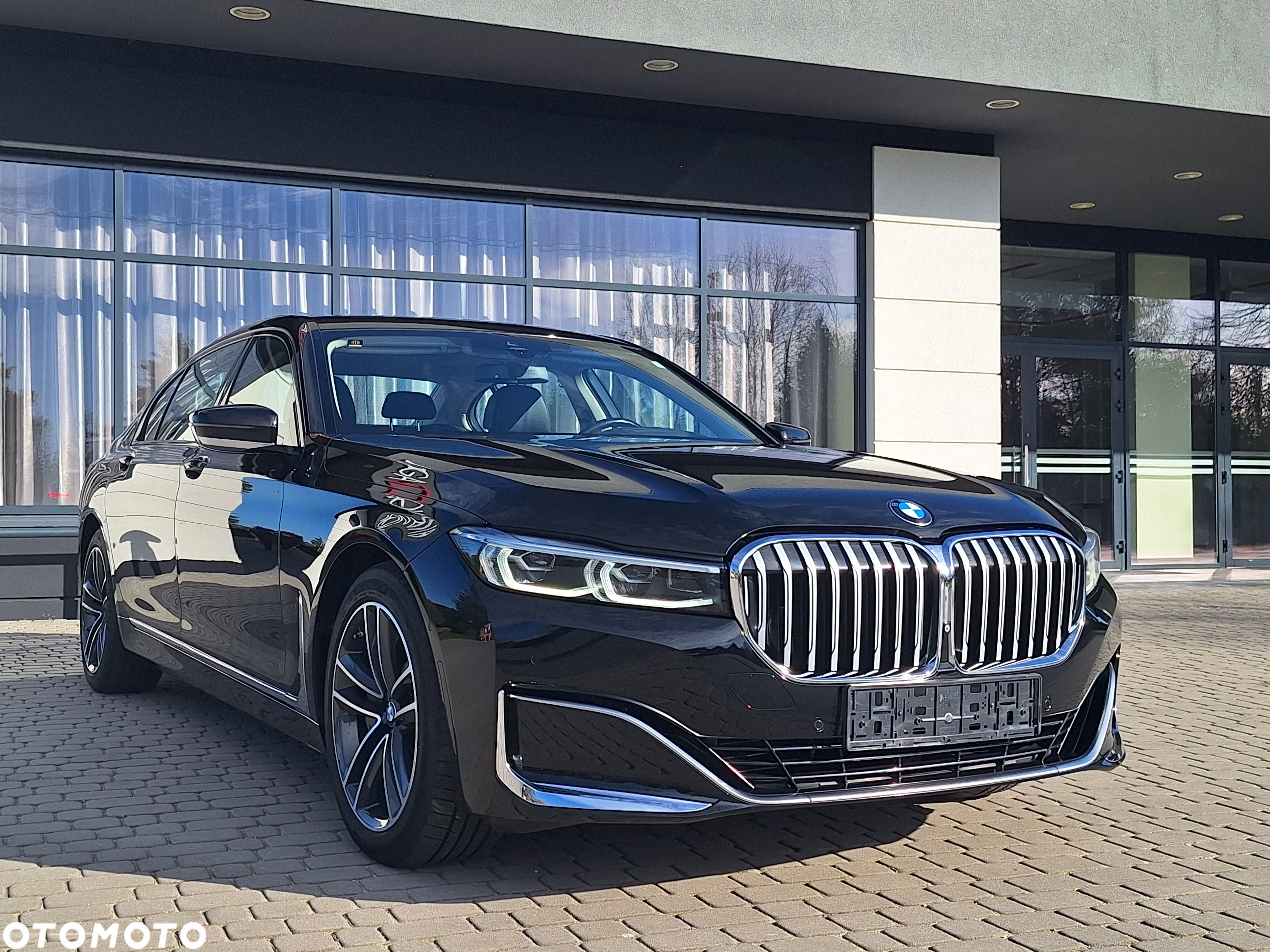 BMW Seria 7 750Li xDrive - 19