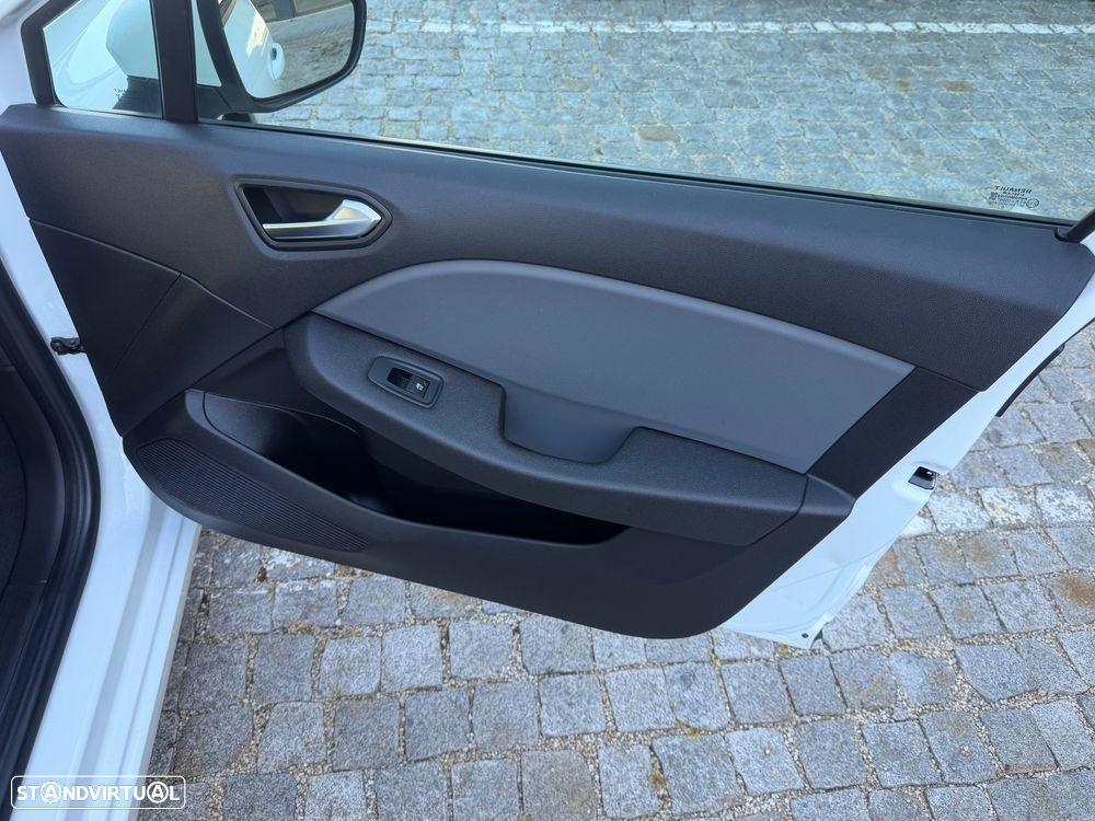 Renault Clio BLUE dCi 85 BUSINESS EDITION - 11