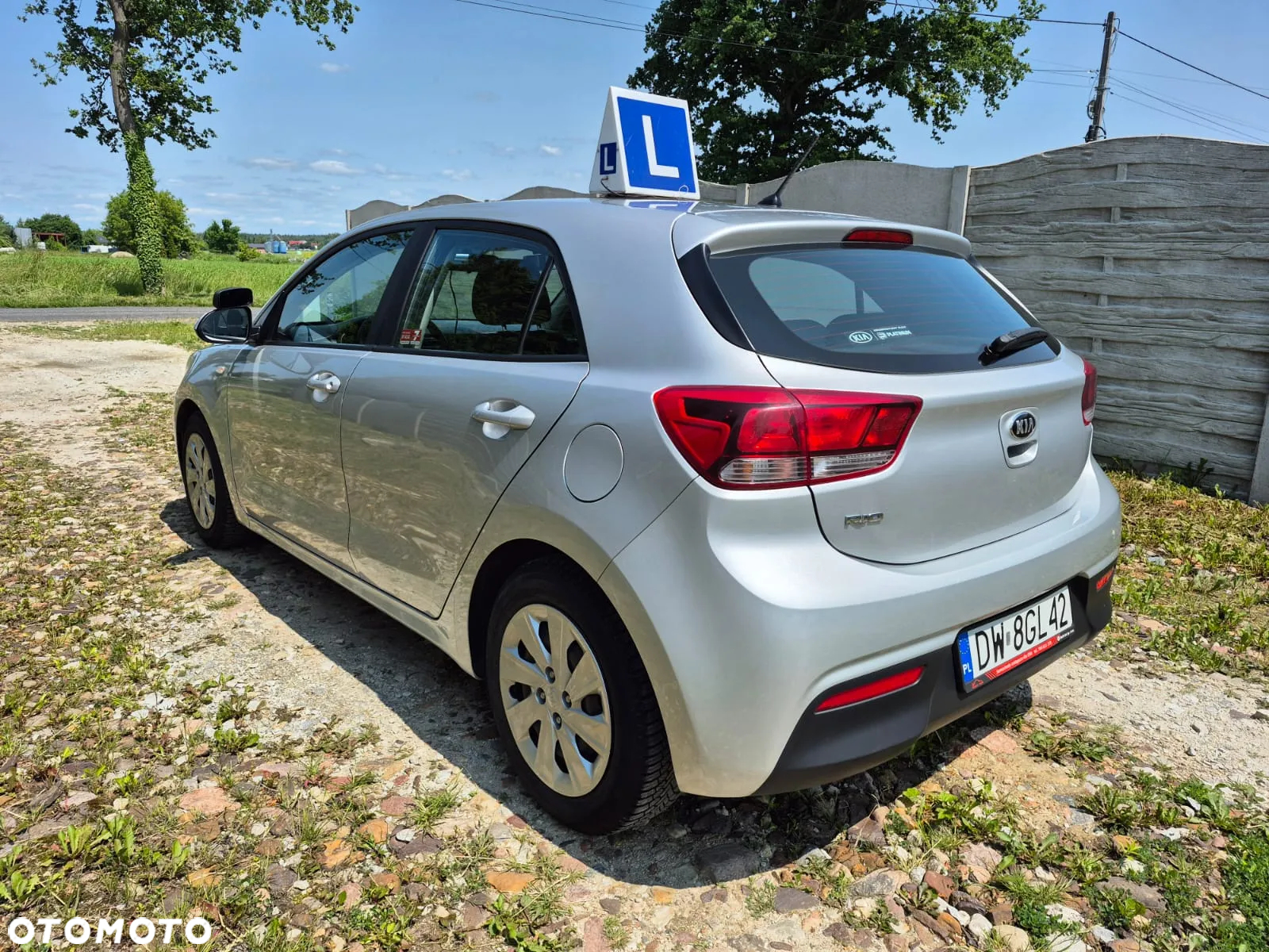 Kia Rio 1.2 L - 10
