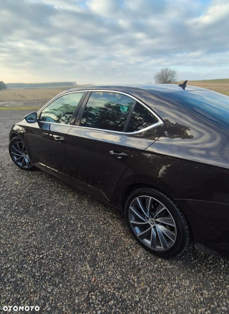 Skoda Superb 2.0 TDI L&K DSG - 6