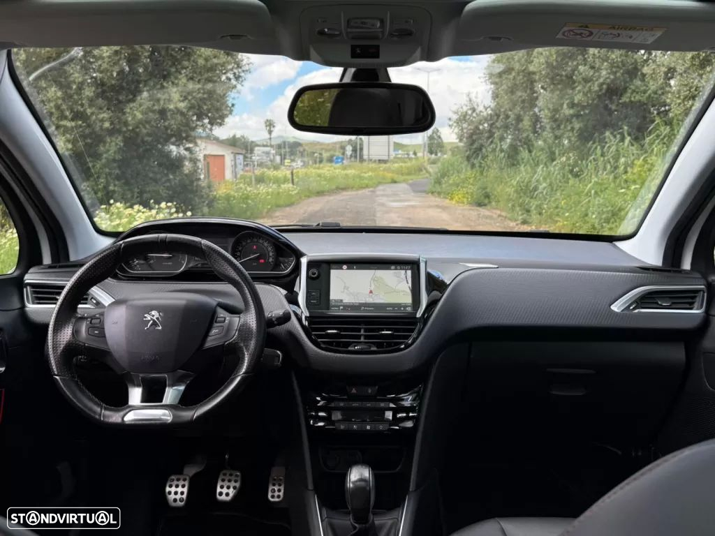 Peugeot 208 1.2 PureTech GT Line - 8