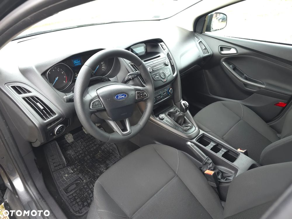 Ford Focus 1.6 Ambiente - 20