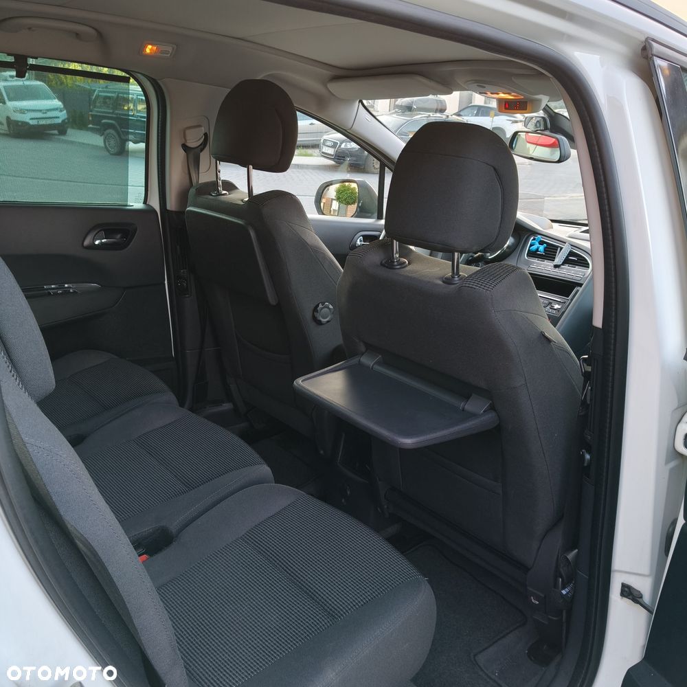 Peugeot 5008 - 5