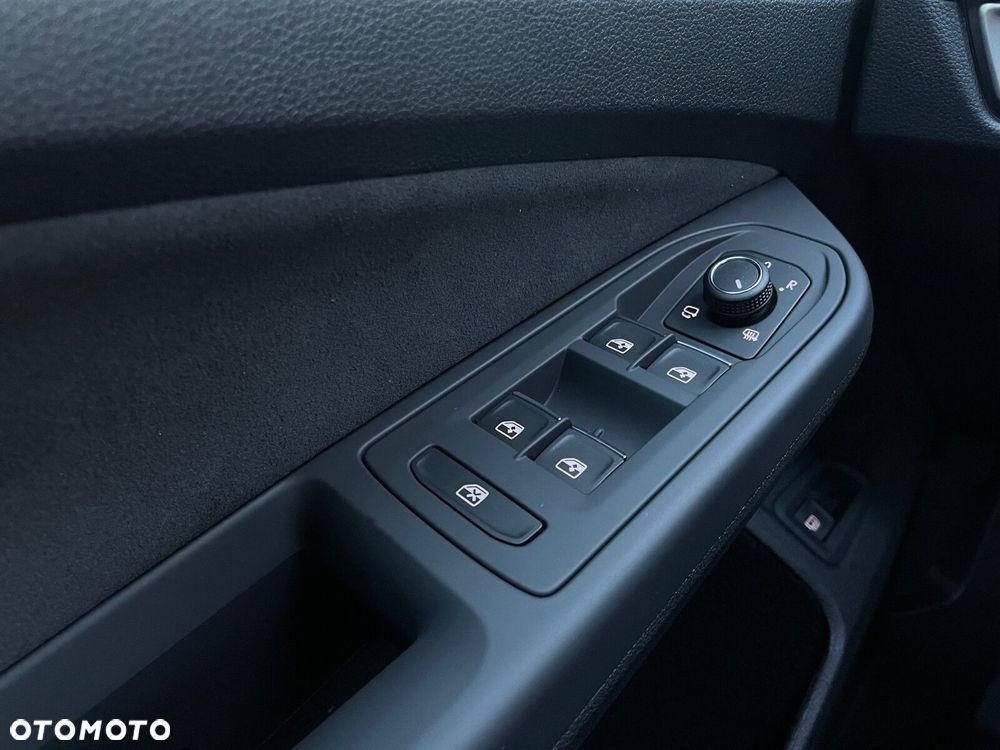 Volkswagen Golf - 24