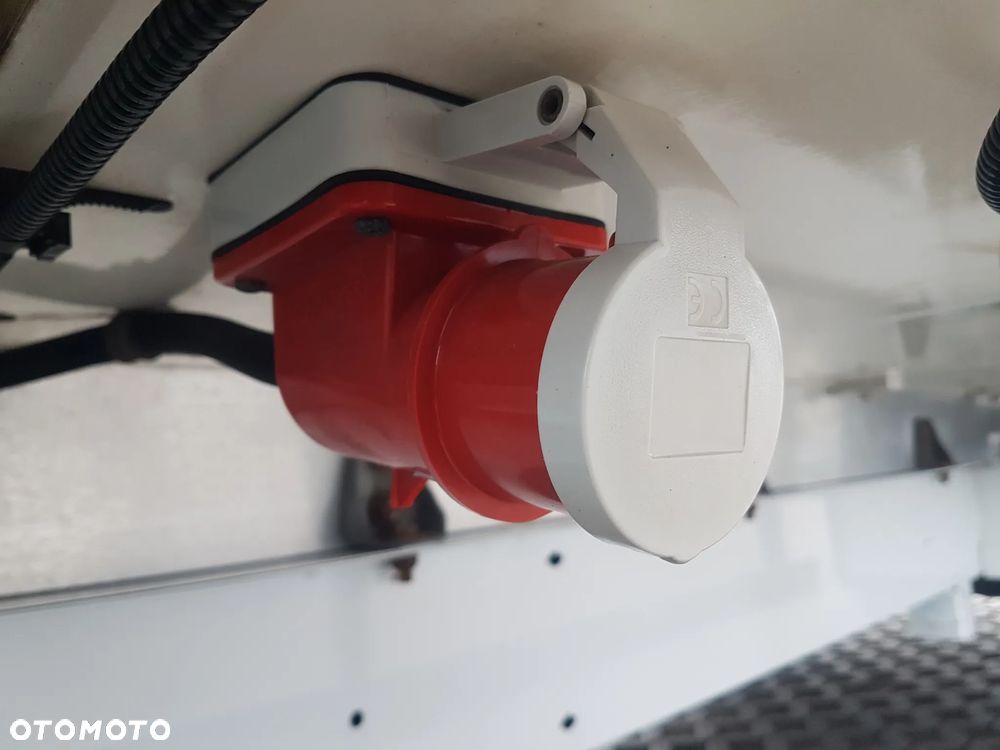 Renault MASTER 8EP CHŁODNIA MROŹNIA 4,21x2,11x2,01 IZOTERMA AGREGAT THERMO KING V-500 MAX GRZANIE KLIMA KRAJOWY - 6