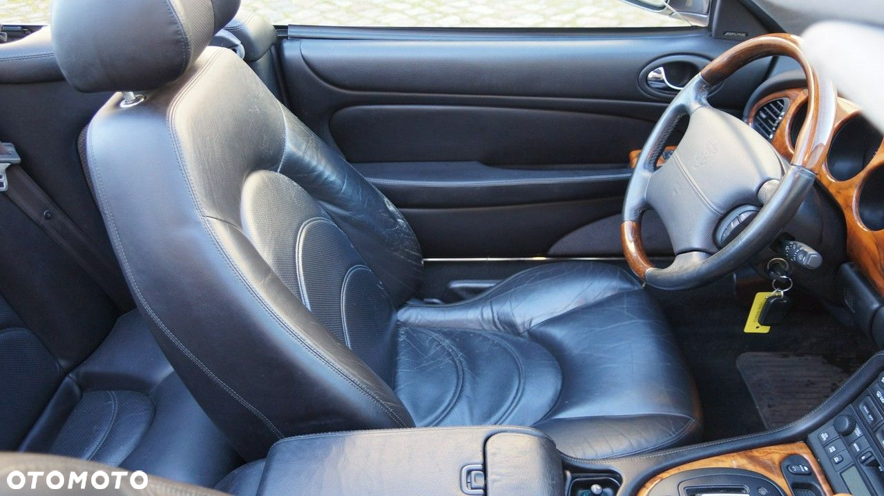 Jaguar XK8 - 27