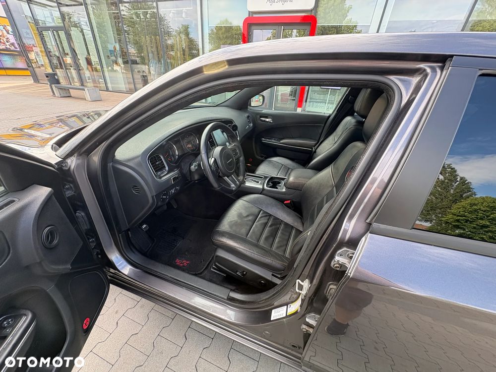 Dodge Charger 5.7 V8 RT - 18