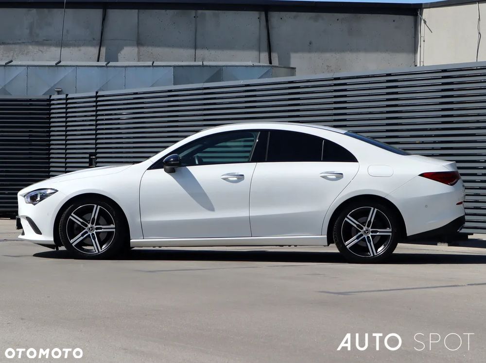 Mercedes-Benz CLA 220 4-Matic 7G-DCT - 2