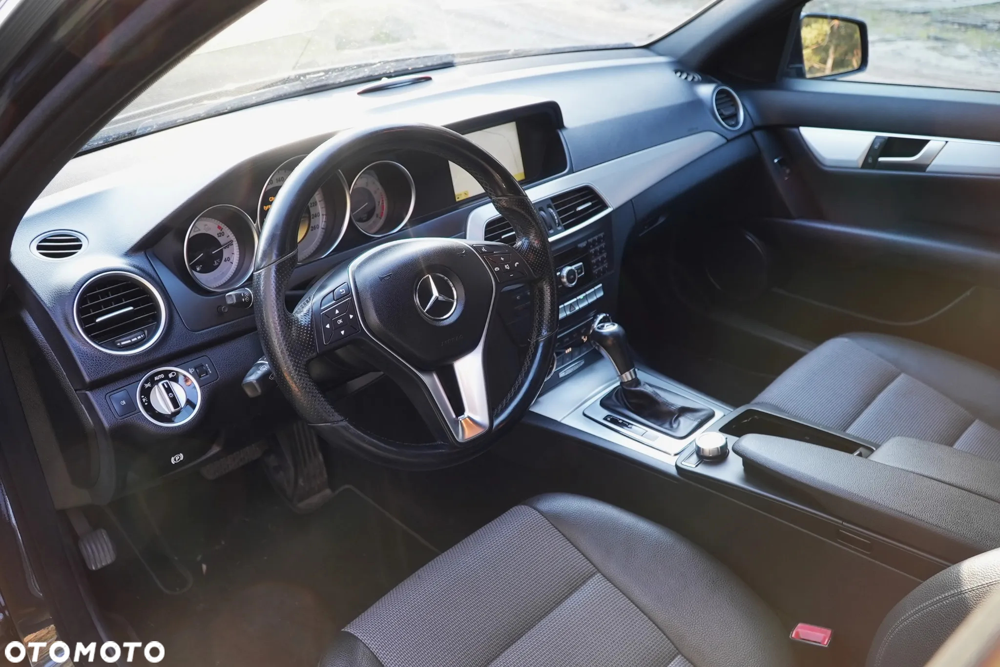 Mercedes-Benz Klasa C 180 T CGI Automatik BlueEFFICIENCY Avantgarde - 5