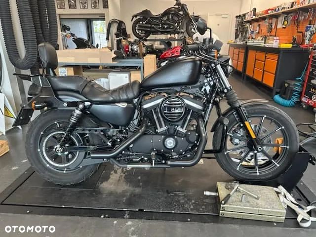 Harley-Davidson Sportster Iron 883 - 13