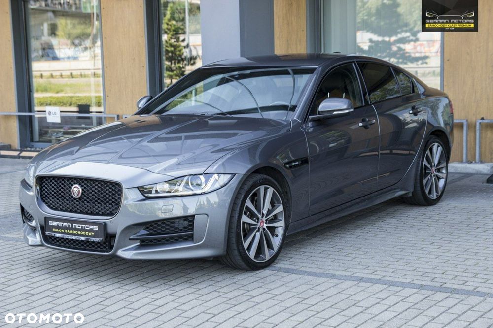 Jaguar XE - 11
