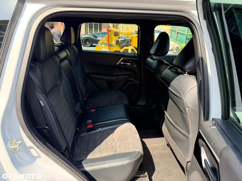 Mitsubishi Outlander - 18