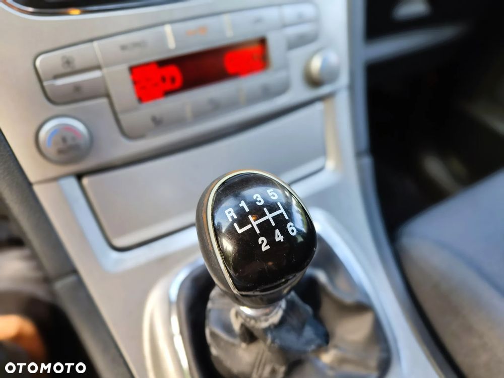 Ford S-Max - 24