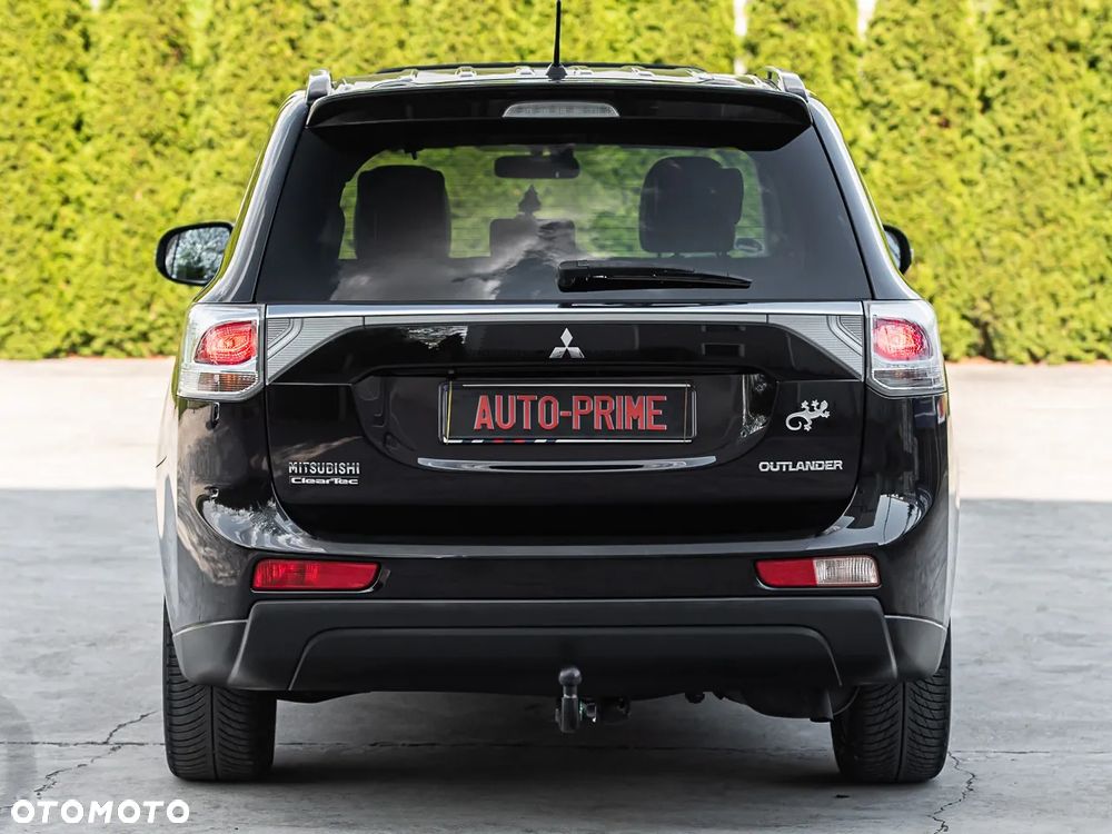 Mitsubishi Outlander - 11