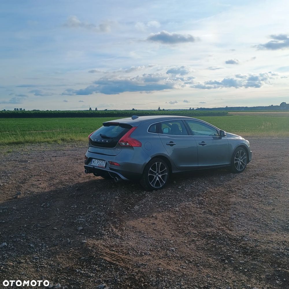 Volvo V40 D2 Drive-E R-Design Kinetic - 4