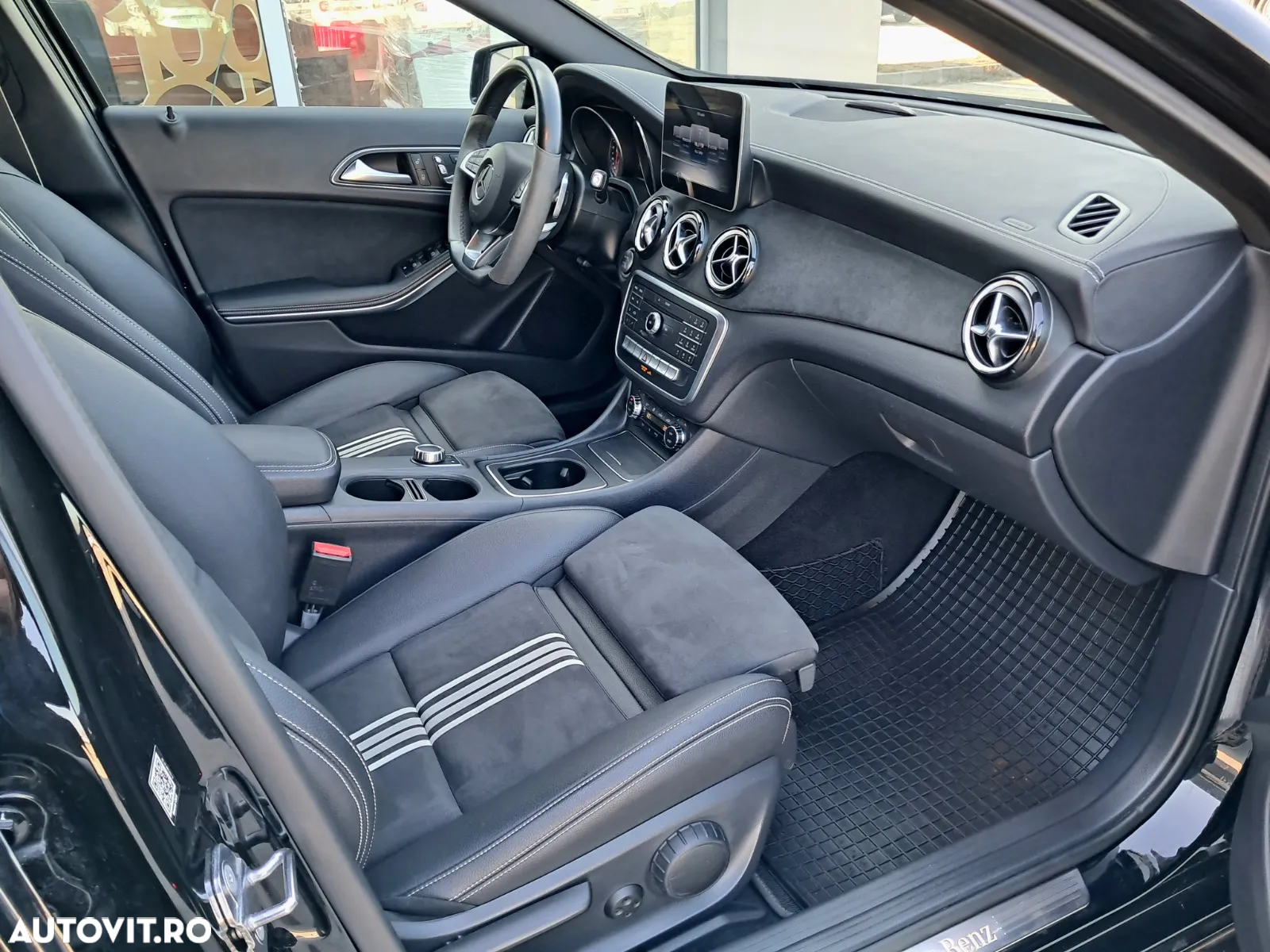 Mercedes-Benz A - 12
