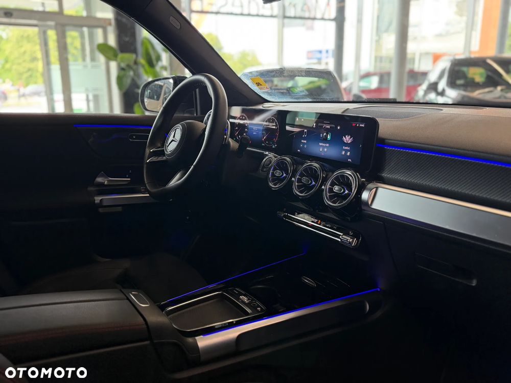 Mercedes-Benz GLB 200 mHEV AMG Line 7G-DCT - 6