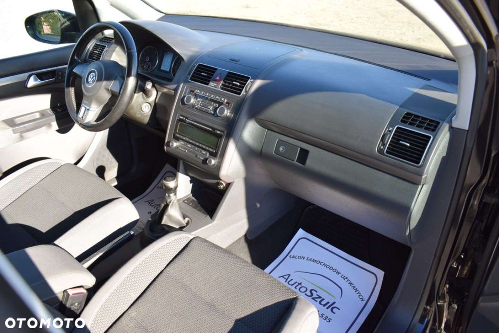 Volkswagen Touran - 23